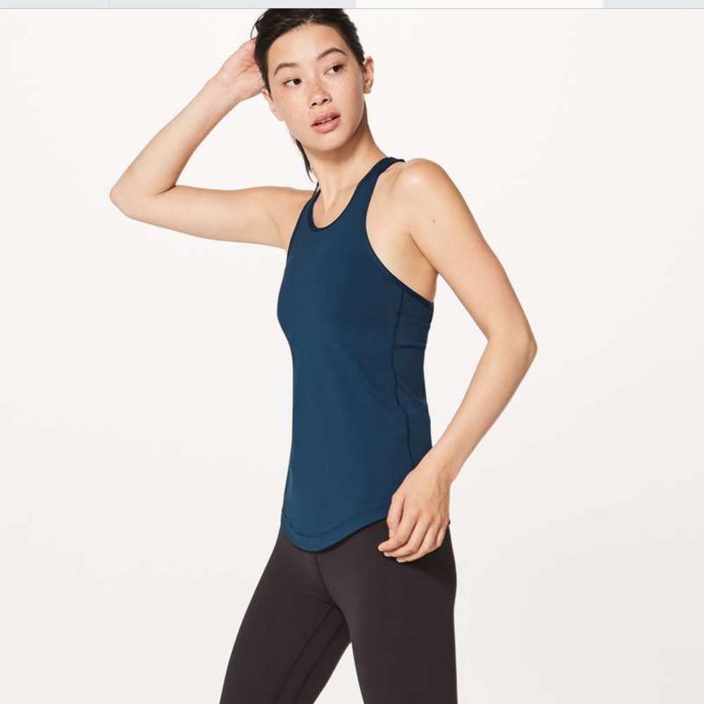 Lulu lemon Final Lap Tank 8 EUC built in bra